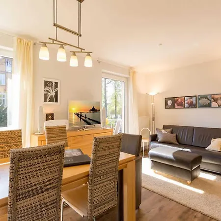 Haus Auf Dem Huegel Moderne 11 *