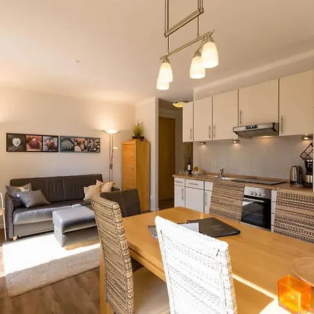 Haus Auf Dem Huegel Moderne 11 Lägenhet