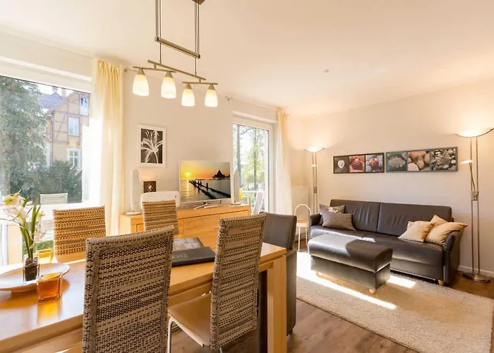 Haus Auf Dem Hügel, Moderne 11 *